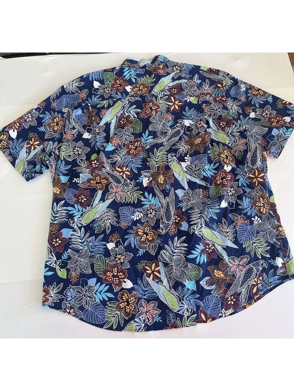 Crown & Ivy Classic Fit Mens L Tropical Floral Button-Down Short Sleeve Shirt